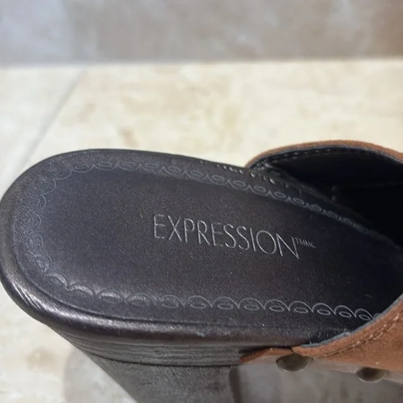 Suede clogs - Picture 2 of 7